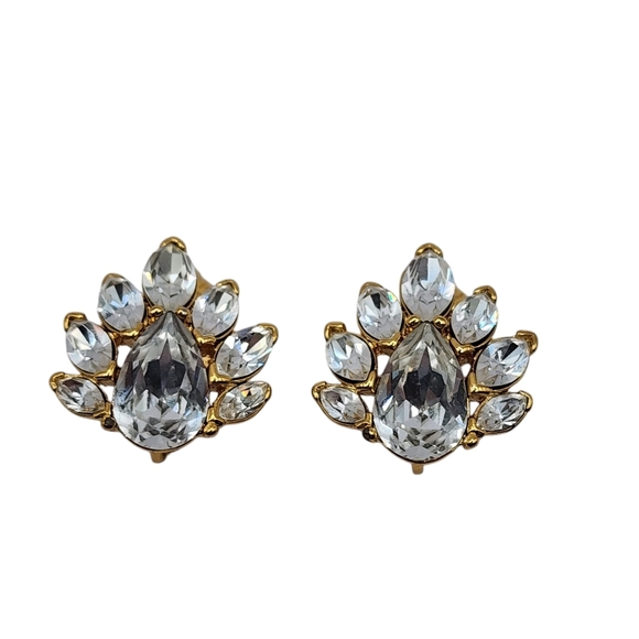 Vintage Clear Rhinestone Trifari Clip On Earrings Gold Tone - Picture 1 of 10